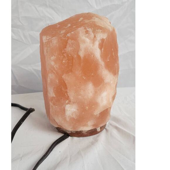 Hiamalayan Salt Lamp w/ Cord - Picture 2 of 3